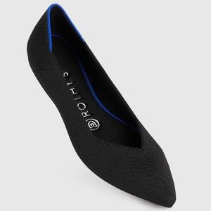 Rothy’s black solid point